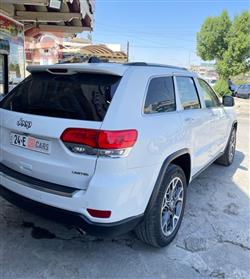 جیپ گراند شیرۆکی